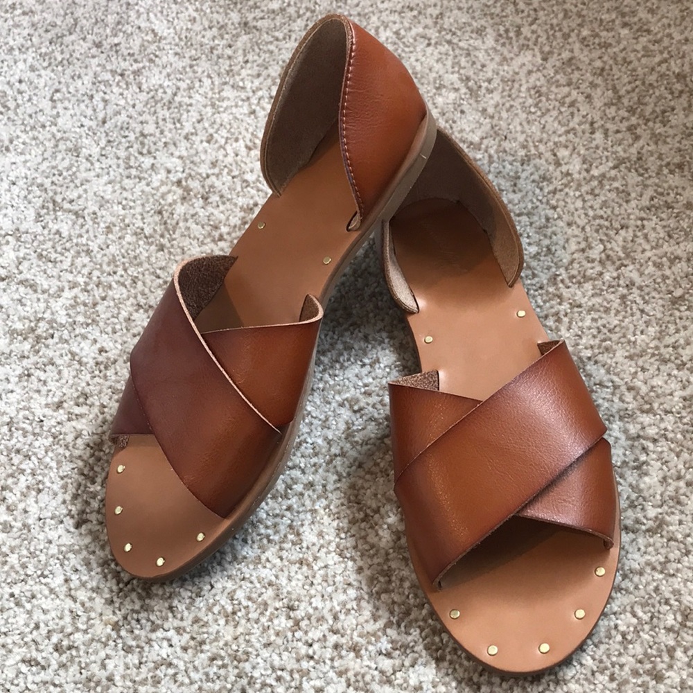 Universal Thread Flats NWOT